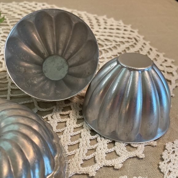 Set Of 6 Vintage Tin Molds - Picture 4 of 16